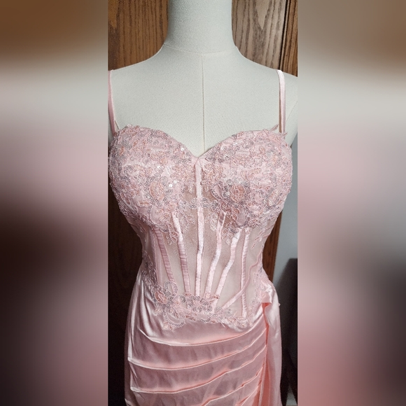 Elegant Pink Lace Corset Dress - Picture 1 of 3